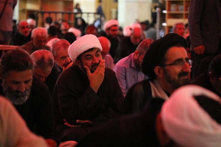 برپایی محفل عزاداری کریمه اهل بیت(س) در حرم مطهر ایشان