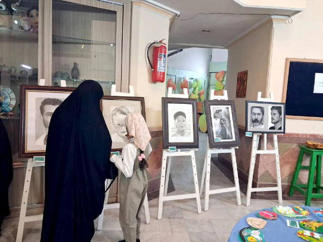 نمایشگاه «نقش اول»؛ نمودی از یادگیری‌های هنری در مجتمع فرهنگی هنری امام خمینی (ره) خواجه ربیع