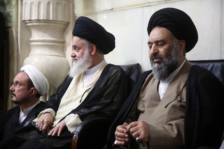 بزرگداشت آیت‌الله اعظمی شبیری زنجانی از سوی رهبر معظم انقلاب در حرم بانوی کرامت