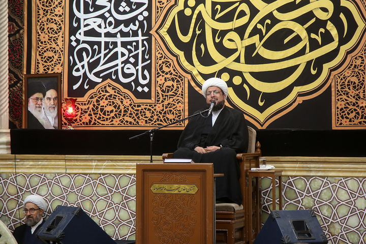 بزرگداشت آیت‌الله اعظمی شبیری زنجانی از سوی رهبر معظم انقلاب در حرم بانوی کرامت