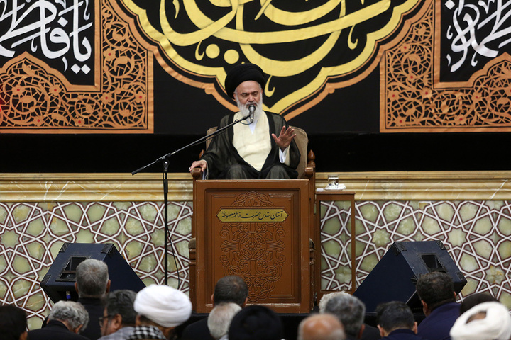بزرگداشت آیت‌الله اعظمی شبیری زنجانی از سوی رهبر معظم انقلاب در حرم بانوی کرامت