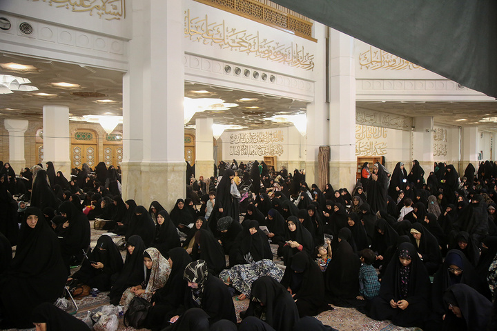 بزرگداشت آیت‌الله اعظمی شبیری زنجانی از سوی رهبر معظم انقلاب در حرم بانوی کرامت