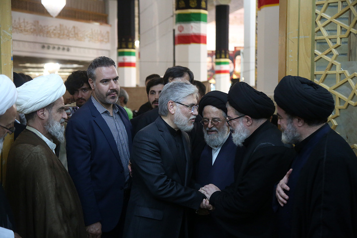 بزرگداشت آیت‌الله اعظمی شبیری زنجانی از سوی رهبر معظم انقلاب در حرم بانوی کرامت