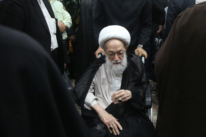 بزرگداشت آیت‌الله اعظمی شبیری زنجانی از سوی رهبر معظم انقلاب در حرم بانوی کرامت