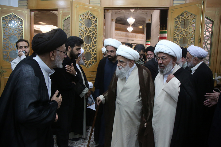 بزرگداشت آیت‌الله اعظمی شبیری زنجانی از سوی رهبر معظم انقلاب در حرم بانوی کرامت