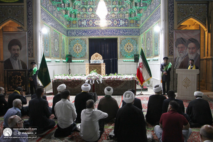 حضور خادمین آستان مقدس حضرت عبدالعظیم(ع) بمناسبت میلاد حضرت سیدالکریم در حرم مطهر حضرت شاهچراغ (ع)