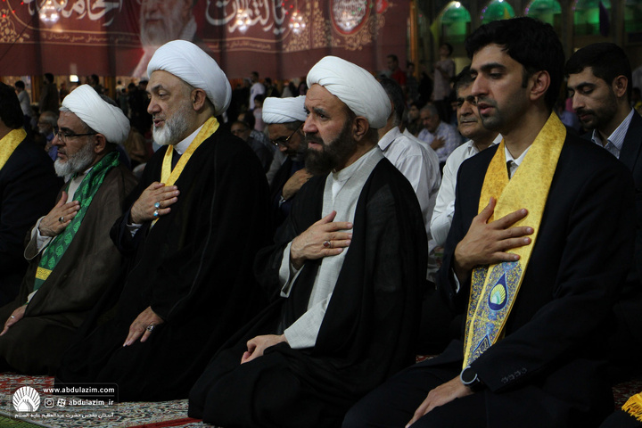 حضور خادمین آستان مقدس حضرت عبدالعظیم(ع) بمناسبت میلاد حضرت سیدالکریم در حرم مطهر حضرت شاهچراغ (ع)