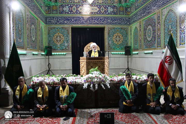 حضور خادمین آستان مقدس حضرت عبدالعظیم(ع) بمناسبت میلاد حضرت سیدالکریم در حرم مطهر حضرت شاهچراغ (ع)