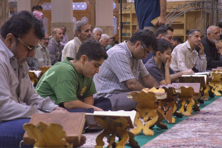 محفل «کرسی تلاوت فاطمی» در حرم مطهر حضرت معصومه(س) برگزار شد