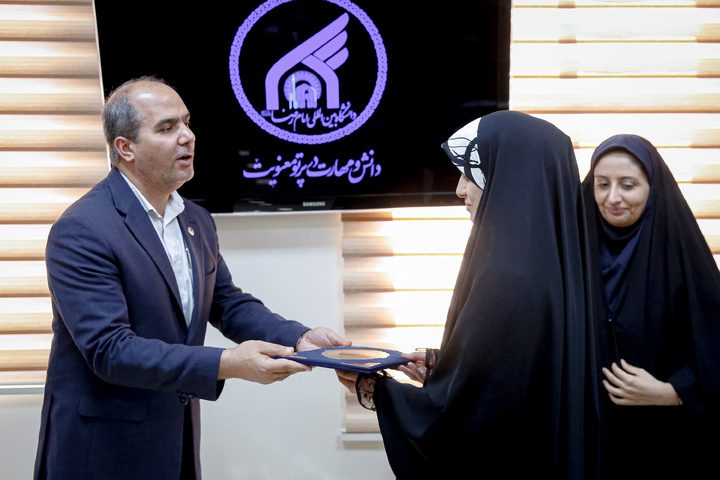 تقدیر از افتخار آفرینان المپیادی دانشگاه بین‌المللی امام رضا علیه‌السلام
