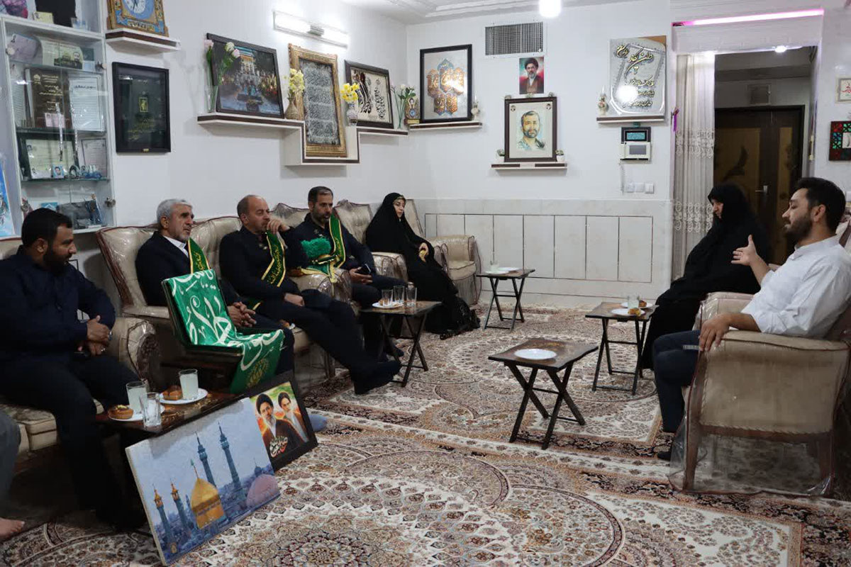 دیدار سفیران کریمه با خانواده ۲۲ شهید استان اصفهان