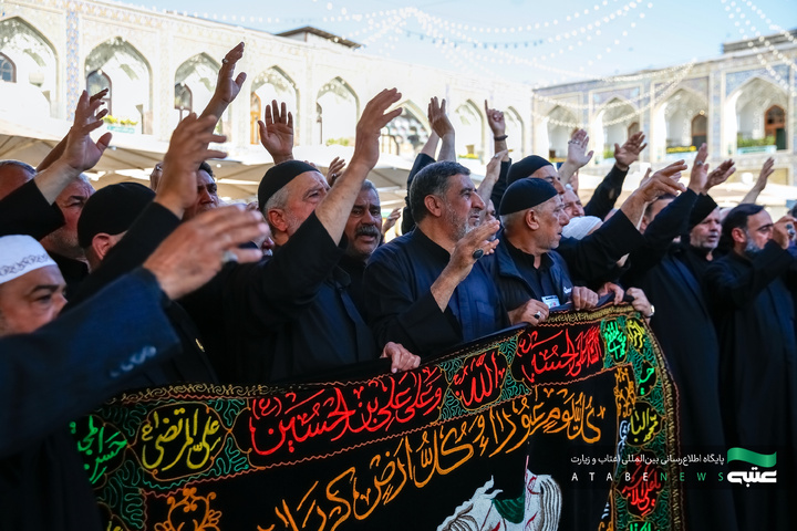 تشرف موکب‌داران کربلایی به حرم مطهر رضوی