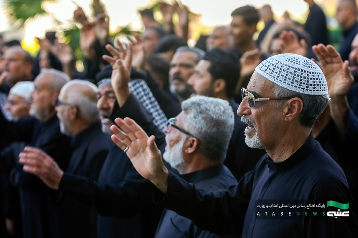 تشرف موکب‌داران کربلایی به حرم مطهر رضوی