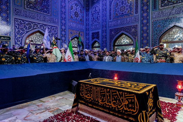 بزرگداشت مقام سرباز در حرم مطهر رضوی