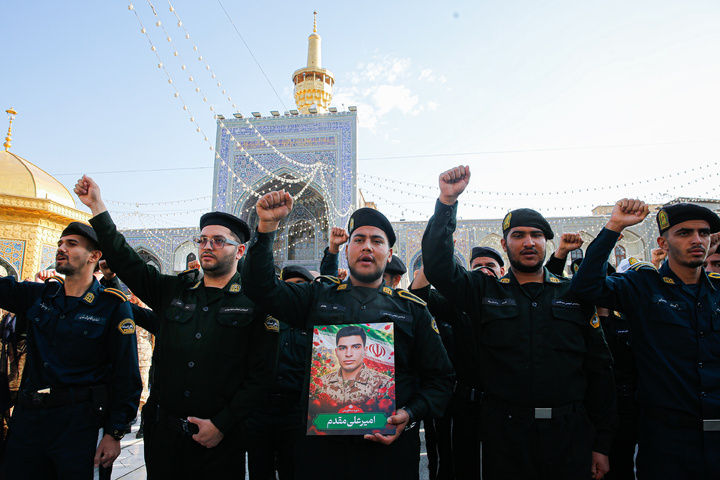 بزرگداشت مقام سرباز در حرم مطهر رضوی