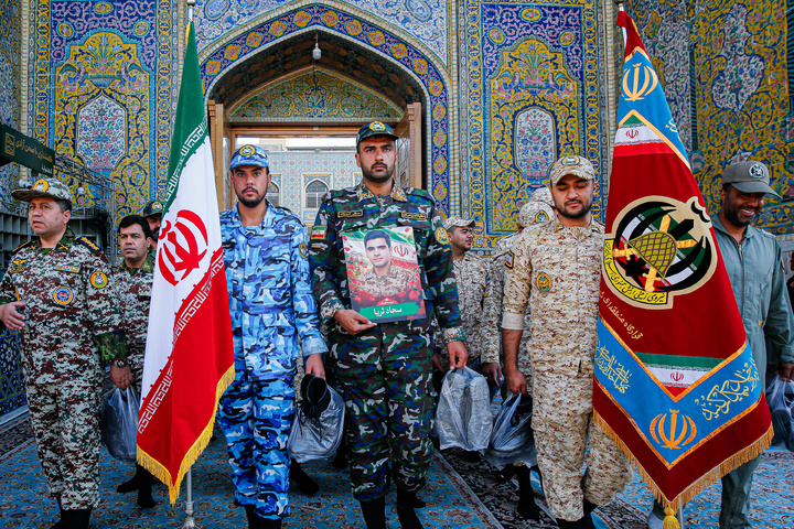 بزرگداشت مقام سرباز در حرم مطهر رضوی