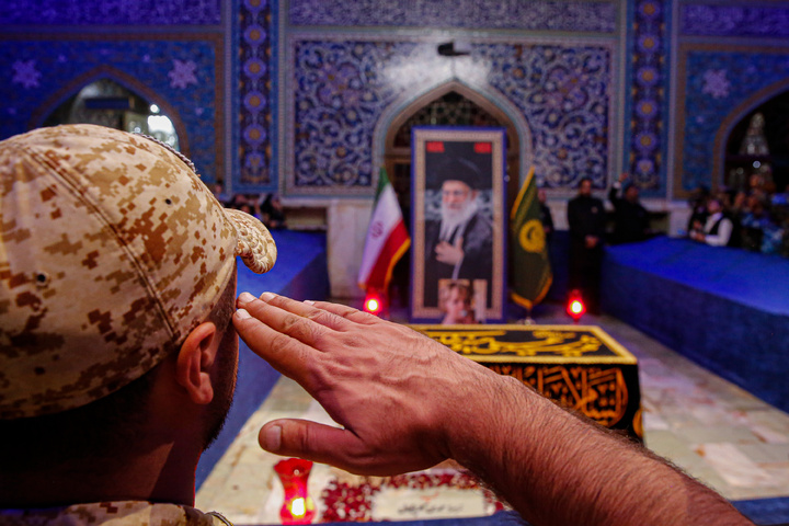 بزرگداشت مقام سرباز در حرم مطهر رضوی