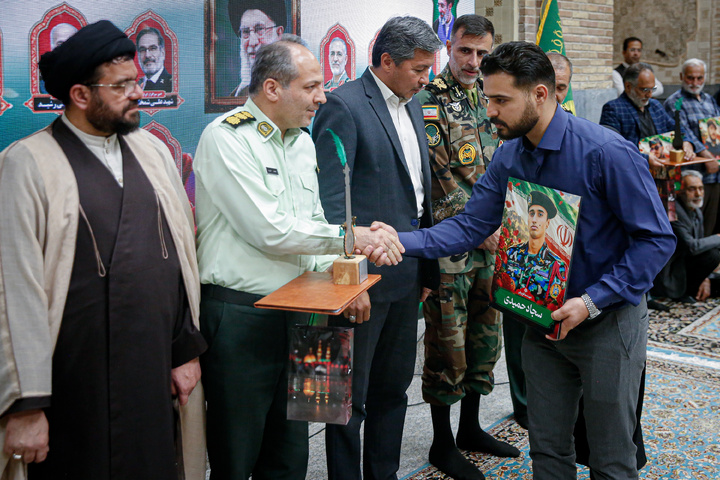 بزرگداشت مقام سرباز در حرم مطهر رضوی