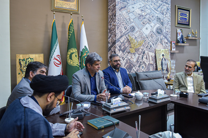 بازدید مدیران مدارس امام رضا علیه‌السلام از رواق خدمت حرم مطهر رضوی