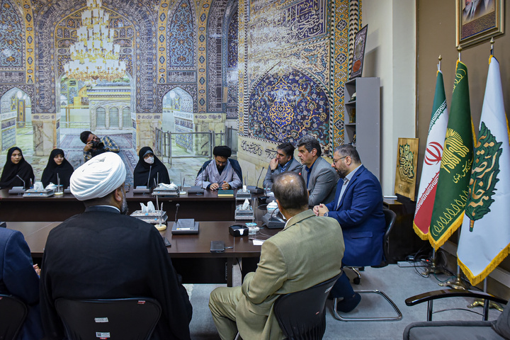 بازدید مدیران مدارس امام رضا علیه‌السلام از رواق خدمت حرم مطهر رضوی