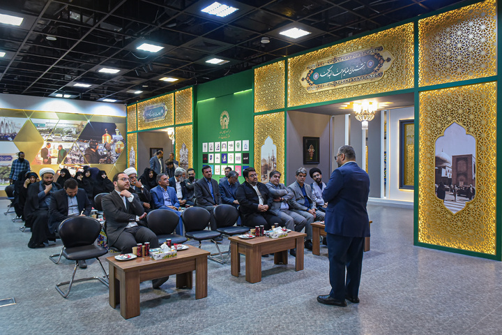 بازدید مدیران مدارس امام رضا علیه‌السلام از رواق خدمت حرم مطهر رضوی