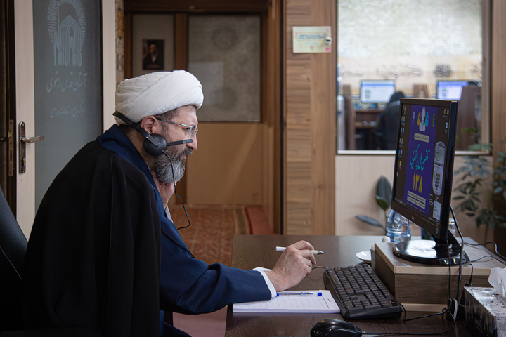 پاسخگویی تلفنی رئیس دفتر تولیت آستان قدس رضوی به مخاطبان سامانه ۱۳۸