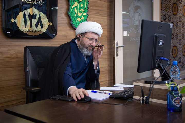 پاسخگویی تلفنی رئیس دفتر تولیت آستان قدس رضوی به مخاطبان سامانه ۱۳۸