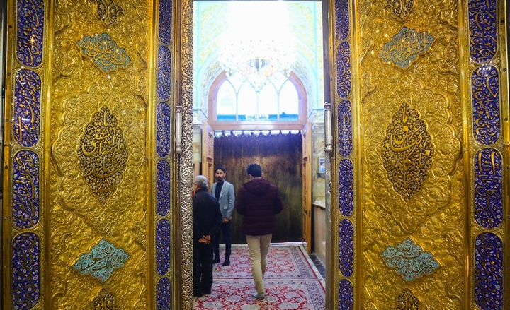 خانه کریمان درب ندارد