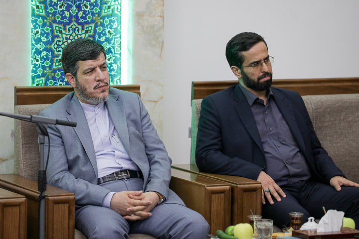 دیدار دانش‌آموزان افتخارآفرین تیم ملی المپیاد هوش مصنوعی با تولیت آستان قدس رضوی