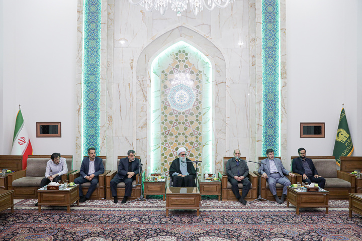 دیدار دانش‌آموزان افتخارآفرین تیم ملی المپیاد هوش مصنوعی با تولیت آستان قدس رضوی