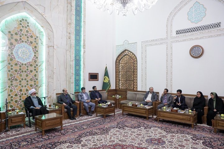 دیدار دانش‌آموزان افتخارآفرین تیم ملی المپیاد هوش مصنوعی با تولیت آستان قدس رضوی