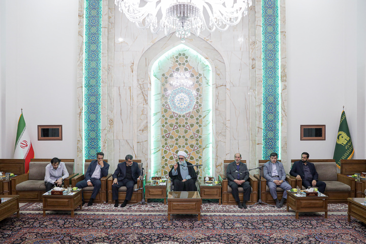 دیدار دانش‌آموزان افتخارآفرین تیم ملی المپیاد هوش مصنوعی با تولیت آستان قدس رضوی