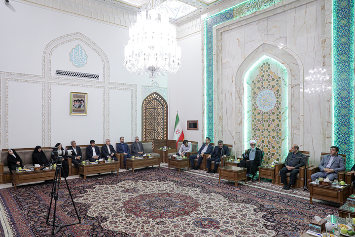 دیدار دانش‌آموزان افتخارآفرین تیم ملی المپیاد هوش مصنوعی با تولیت آستان قدس رضوی