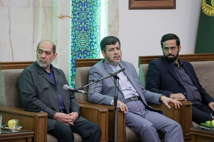 دیدار دانش‌آموزان افتخارآفرین تیم ملی المپیاد هوش مصنوعی با تولیت آستان قدس رضوی