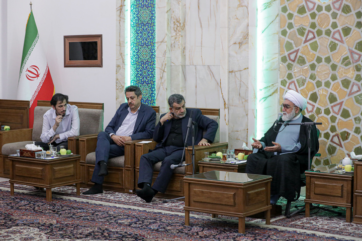 دیدار دانش‌آموزان افتخارآفرین تیم ملی المپیاد هوش مصنوعی با تولیت آستان قدس رضوی