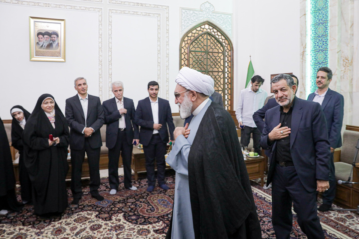 دیدار دانش‌آموزان افتخارآفرین تیم ملی المپیاد هوش مصنوعی با تولیت آستان قدس رضوی