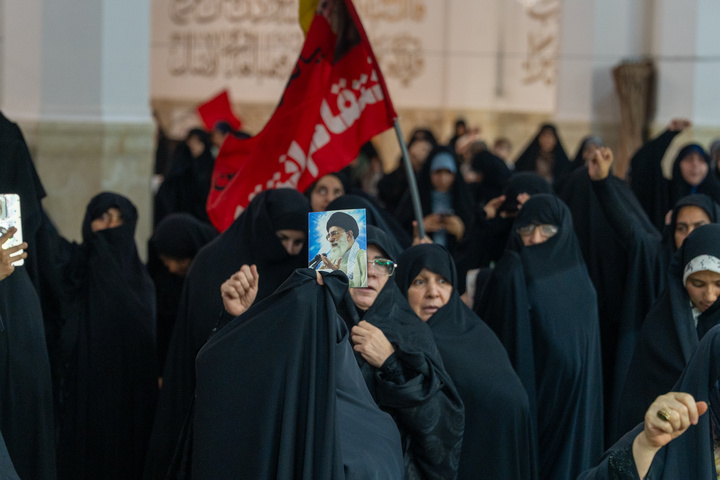 مراسم با شکوه بزرگداشت مجاهد کبیر شهید سید حسن نصرالله در حرم بانوی کرامت