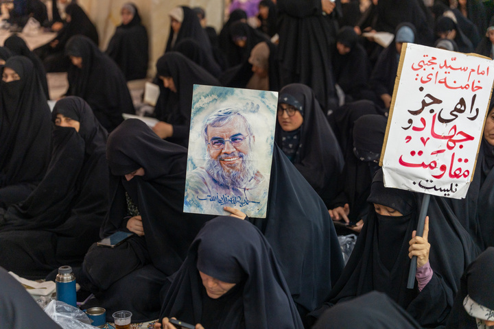مراسم با شکوه بزرگداشت مجاهد کبیر شهید سید حسن نصرالله در حرم بانوی کرامت