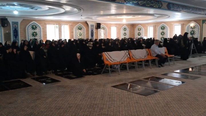 حضور کاروان سفیران کریمه در گلزار شهدای شنب‌غازان تبریز