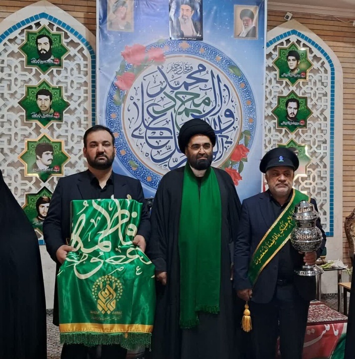 حضور کاروان سفیران کریمه در گلزار شهدای شنب‌غازان تبریز