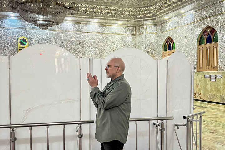 حضور دکتر محمد باقر قالیباف در حرم مطهر حضرت عبدالعظیم حسنی علیه السلام