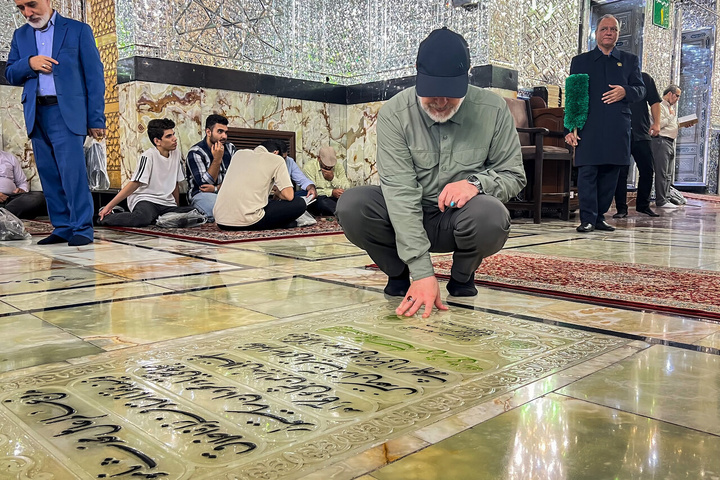 حضور دکتر محمد باقر قالیباف در حرم مطهر حضرت عبدالعظیم حسنی علیه السلام