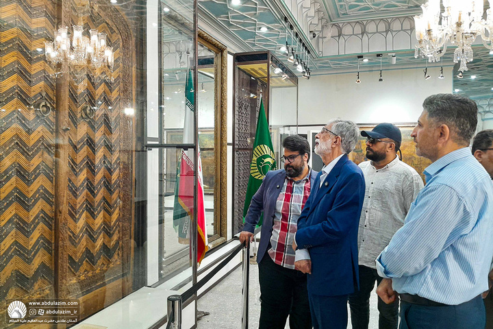 بازدید دکتر حداد عادل از موزه آستان مقدس حضرت عبدالعظیم علیه السلام