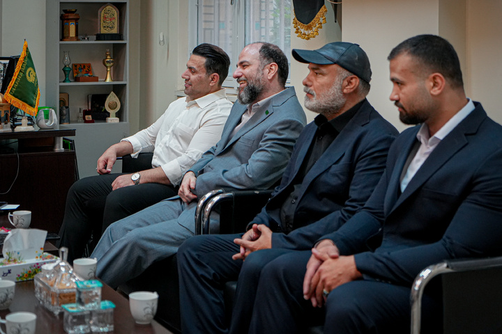 مراسم اهدای مدال به موزه آستان قدس رضوی
