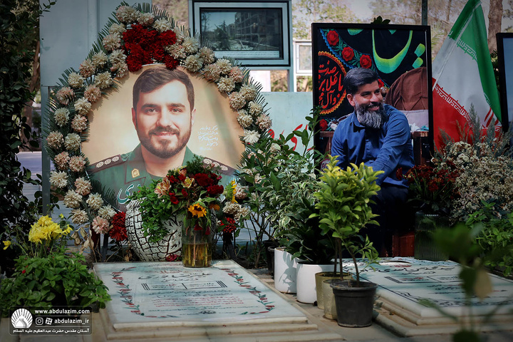 حضور خادمین آستان مقدس در مراسم بزرگداشت و غبارروبی مزار شهدای دانش آموز در گلزار شهدای بهشت حضرت زهرا(س)