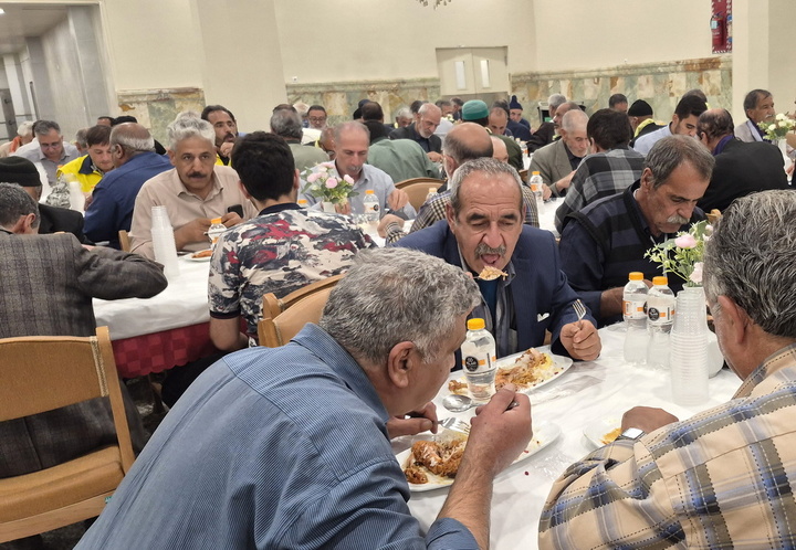 تشرف ۱۲۰۰ سالمند استان مرکزی به زیارت حرم بانوی کرامت