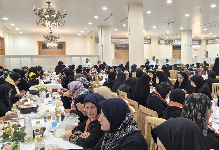 تشرف ۱۲۰۰ سالمند استان مرکزی به زیارت حرم بانوی کرامت