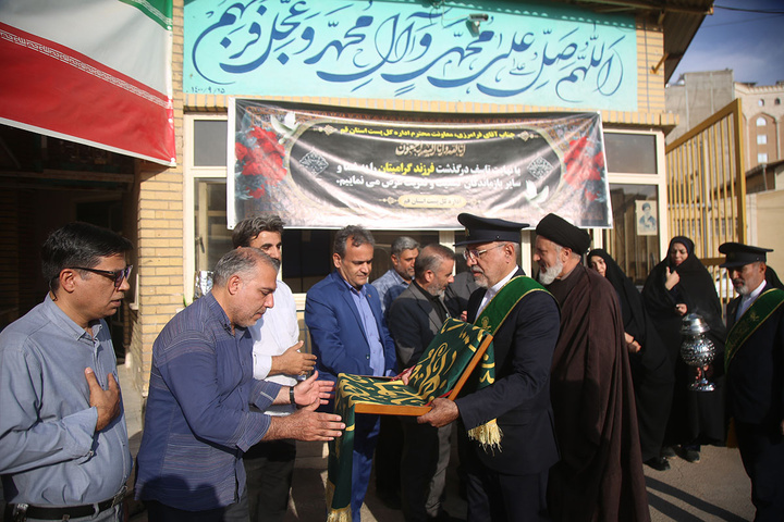 خداقوت خادمان حرم حضرت معصومه(س) به کارکنان پست قم