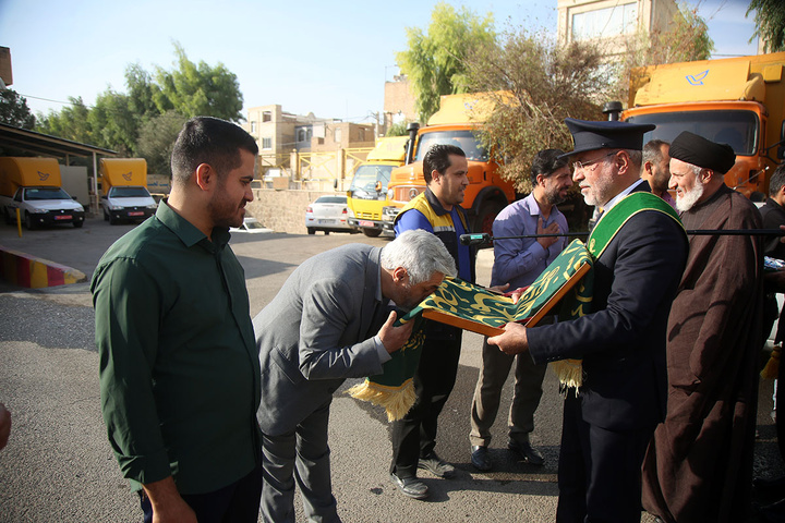 خداقوت خادمان حرم حضرت معصومه(س) به کارکنان پست قم