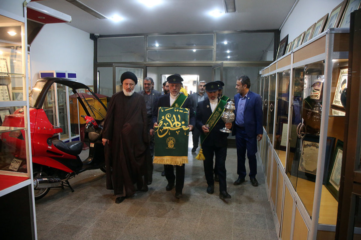 خداقوت خادمان حرم حضرت معصومه(س) به کارکنان پست قم